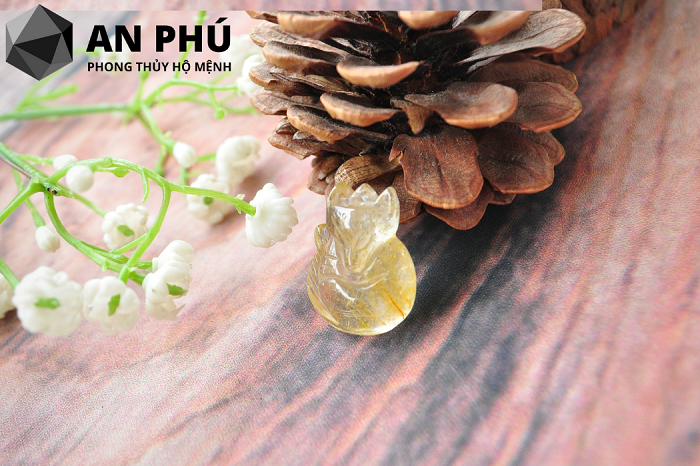 20(8) Hồ Ly Đá Thạch Anh Tóc Vàng 9 Đuôi