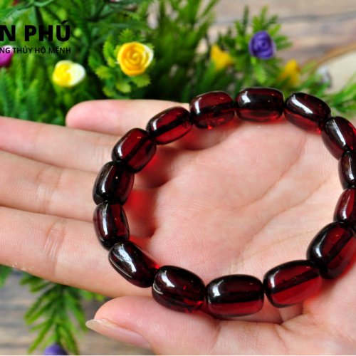 Vòng tay hổ phách huyết hạt lu thống