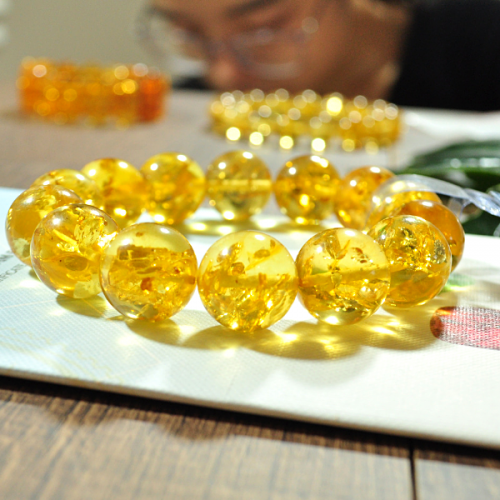 Hổ phách vàng chanh Baltic