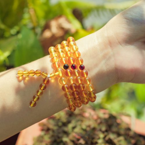 Vòng 108 Hạt Hổ Phách Vàng Nga 6 ly
