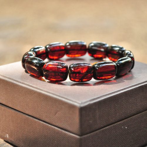 Vòng Tay Hổ Phách Nga Huyết Đỏ Dạng Lu 12 ly