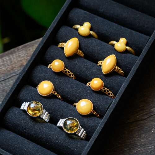 nhẫn hổ phách